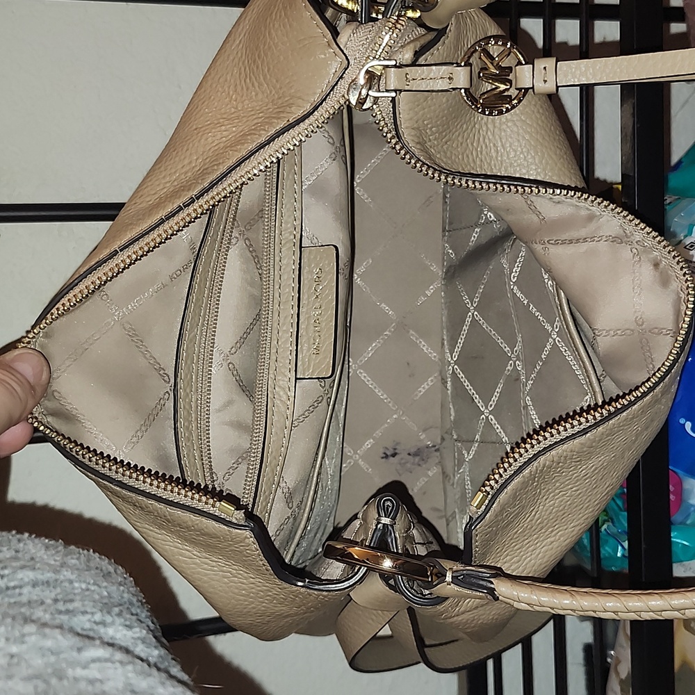 Michael Kors purse - Picture 7 of 7